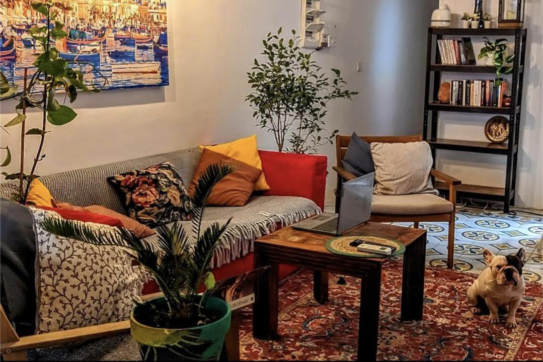 Quiet Ensuite Budget Twin Room Слима Екстериор снимка