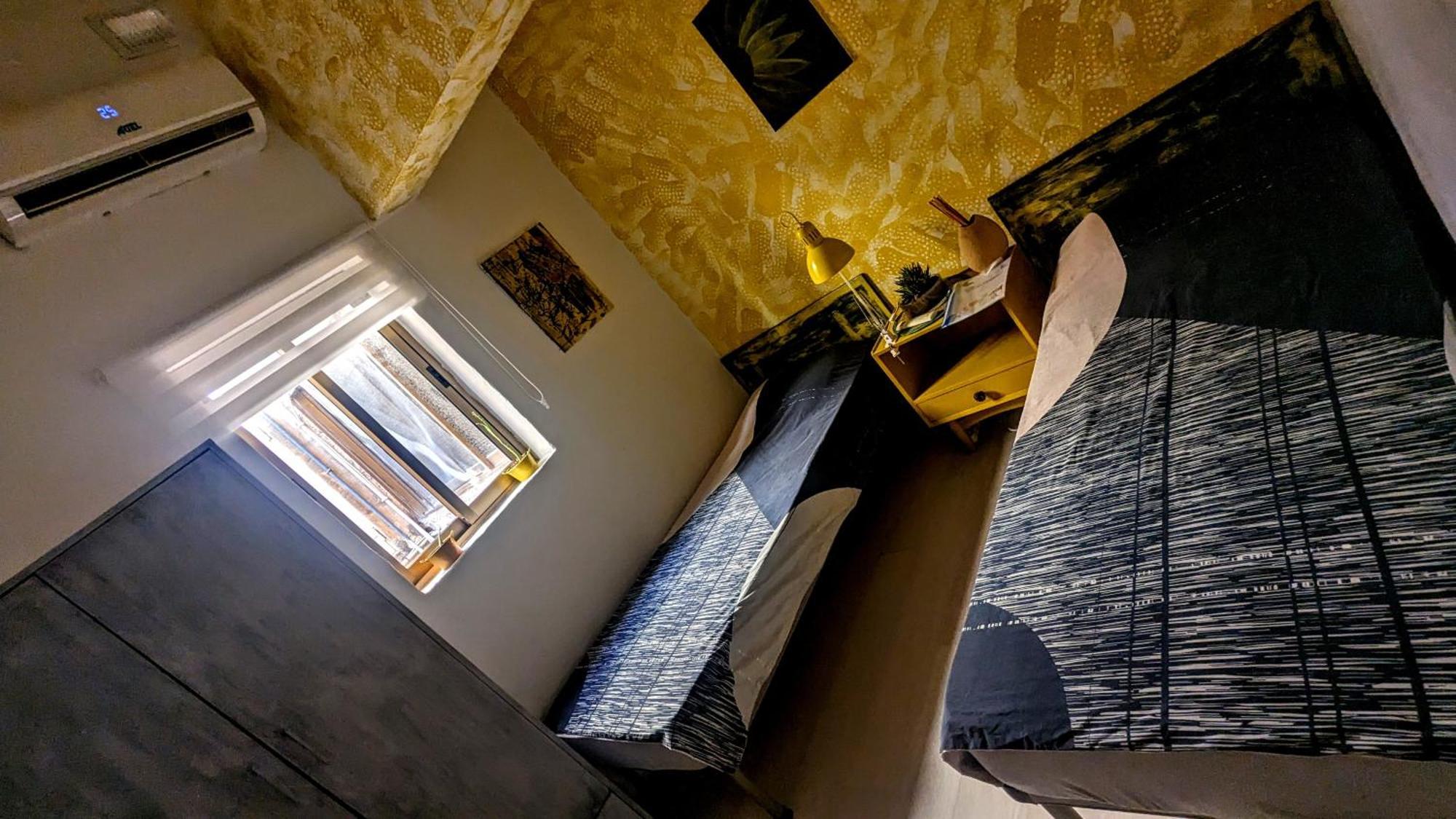 Quiet Ensuite Budget Twin Room Слима Екстериор снимка