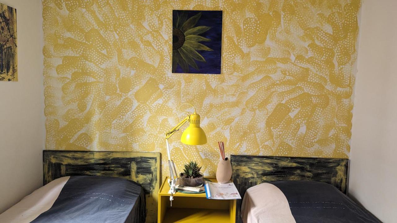 Quiet Ensuite Budget Twin Room Слима Екстериор снимка
